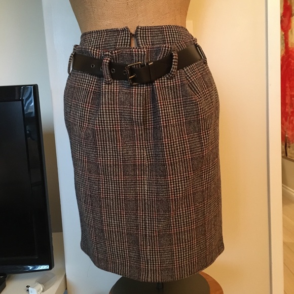 SOLD Max Mara Vintage 80s High Waist with Paperbag Detail and Belt Wool Skirt - Picture 2 of 8